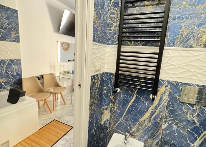 Luxor 2 Jacuzzi And Deluxe Rooms, Piazza Bologna Metro Direct Colosseo,