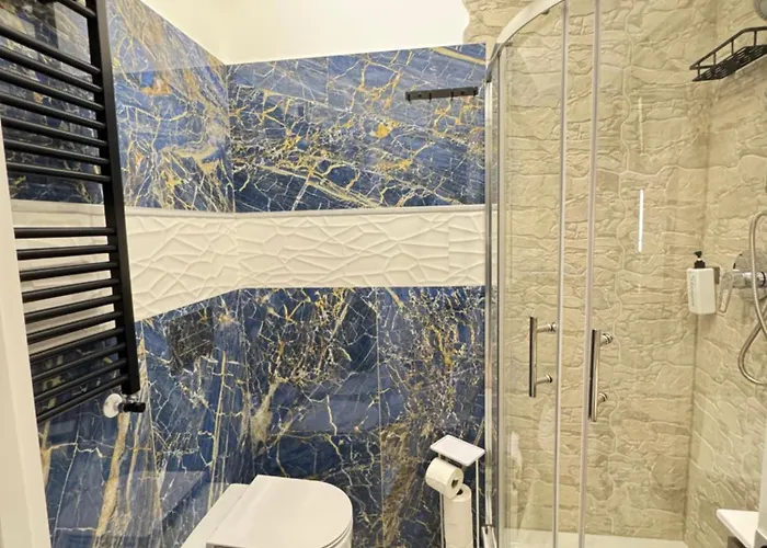 Luxor 2 Jacuzzi And Deluxe Rooms, Piazza Bologna Metro Direct Colosseo, 4* Rome