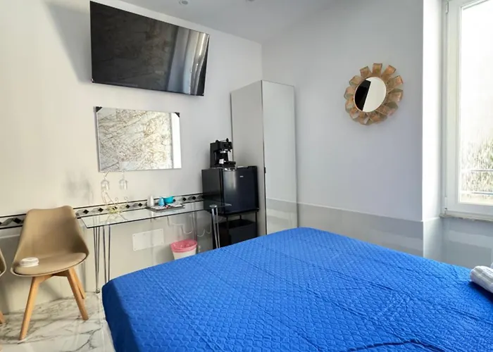 Luxor 2 Jacuzzi And Deluxe Rooms, Piazza Bologna Metro Direct Colosseo, Rome