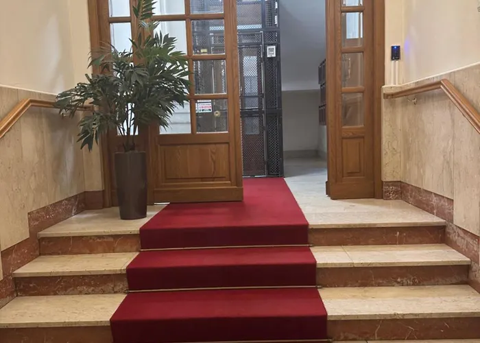 Luxor 2 Jacuzzi And Deluxe Rooms, Piazza Bologna Metro Direct Colosseo, 4*