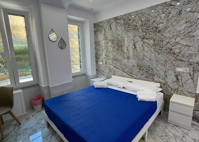 Guest house Luxor 2 Jacuzzi And Deluxe Rooms, Piazza Bologna Metro Direct Colosseo, Rome