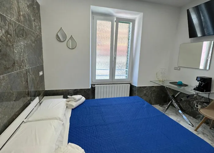 Luxor 2 Jacuzzi And Deluxe Rooms, Piazza Bologna Metro Direct Colosseo, Guest house