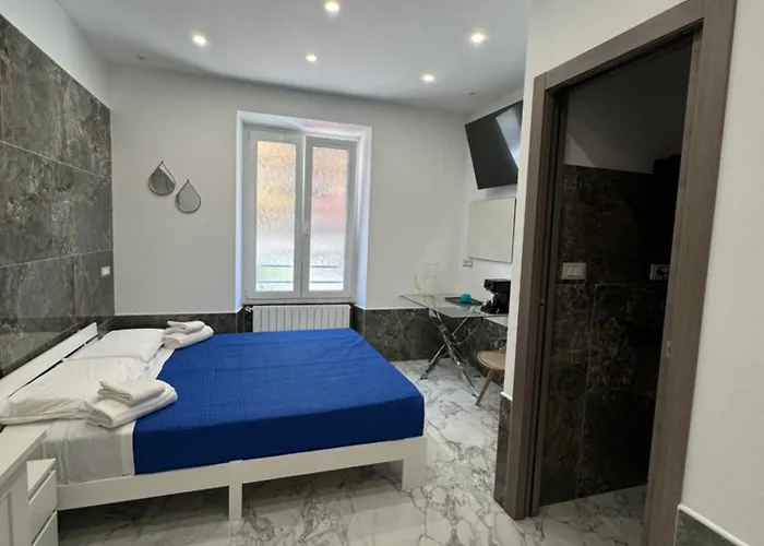 Luxor 2 Jacuzzi And Deluxe Rooms, Piazza Bologna Metro Direct Colosseo,