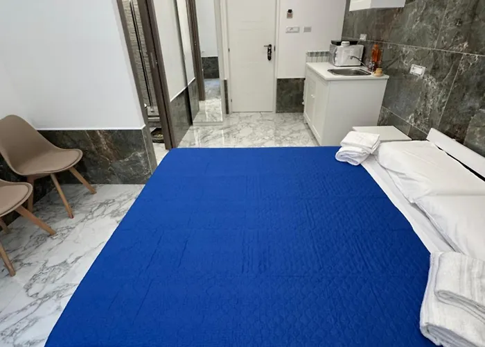 Luxor 2 Jacuzzi And Deluxe Rooms, Piazza Bologna Metro Direct Colosseo,